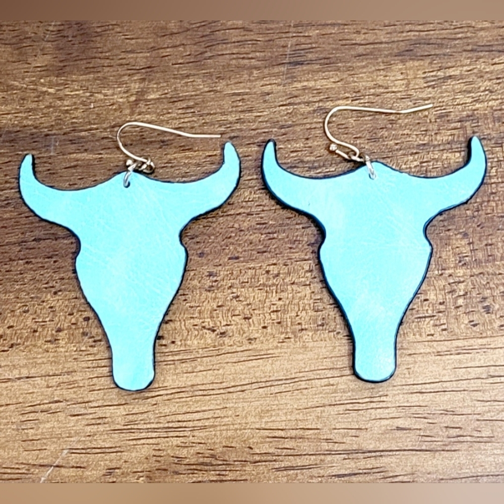 Colorful Western Steer Head Earrings On Faux Leather New - Picture 4 of 4